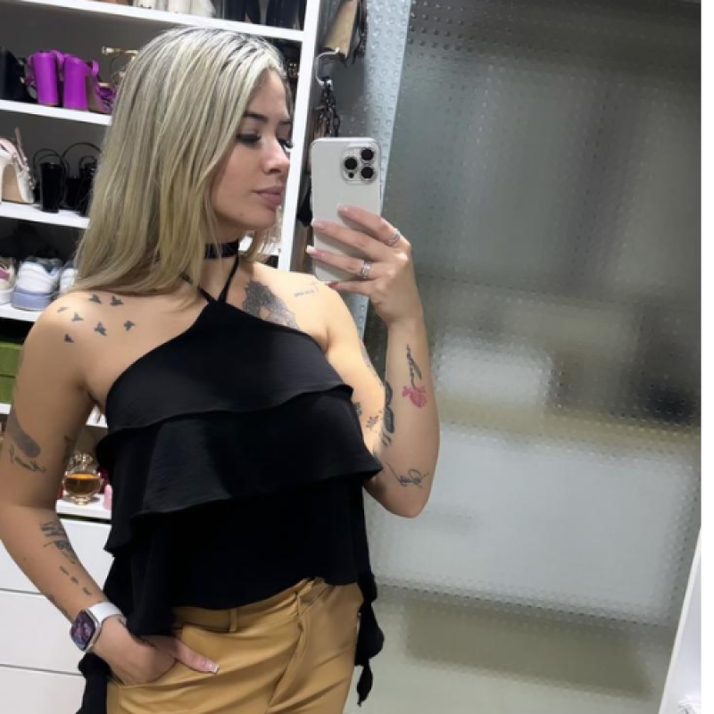 BLUSINHA DE FRANJA PRETA