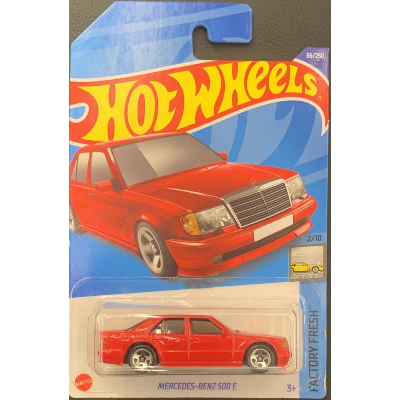 HOT WHEELS - MERCEDES-BENZ 500 E-  2/10 2021 VERMELHO COM BLISTER NORMAL